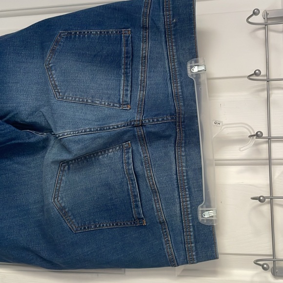 Torrid skinny jeans with elastic waist - Picture 3 of 4